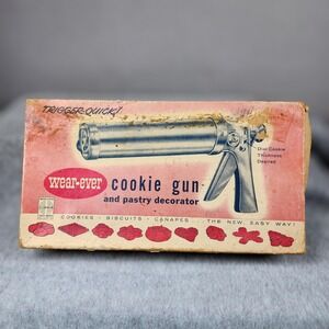 Vintage Wear-Ever Aluminum Cookie Gun Pastry Decorator Set USA Original‎ Box